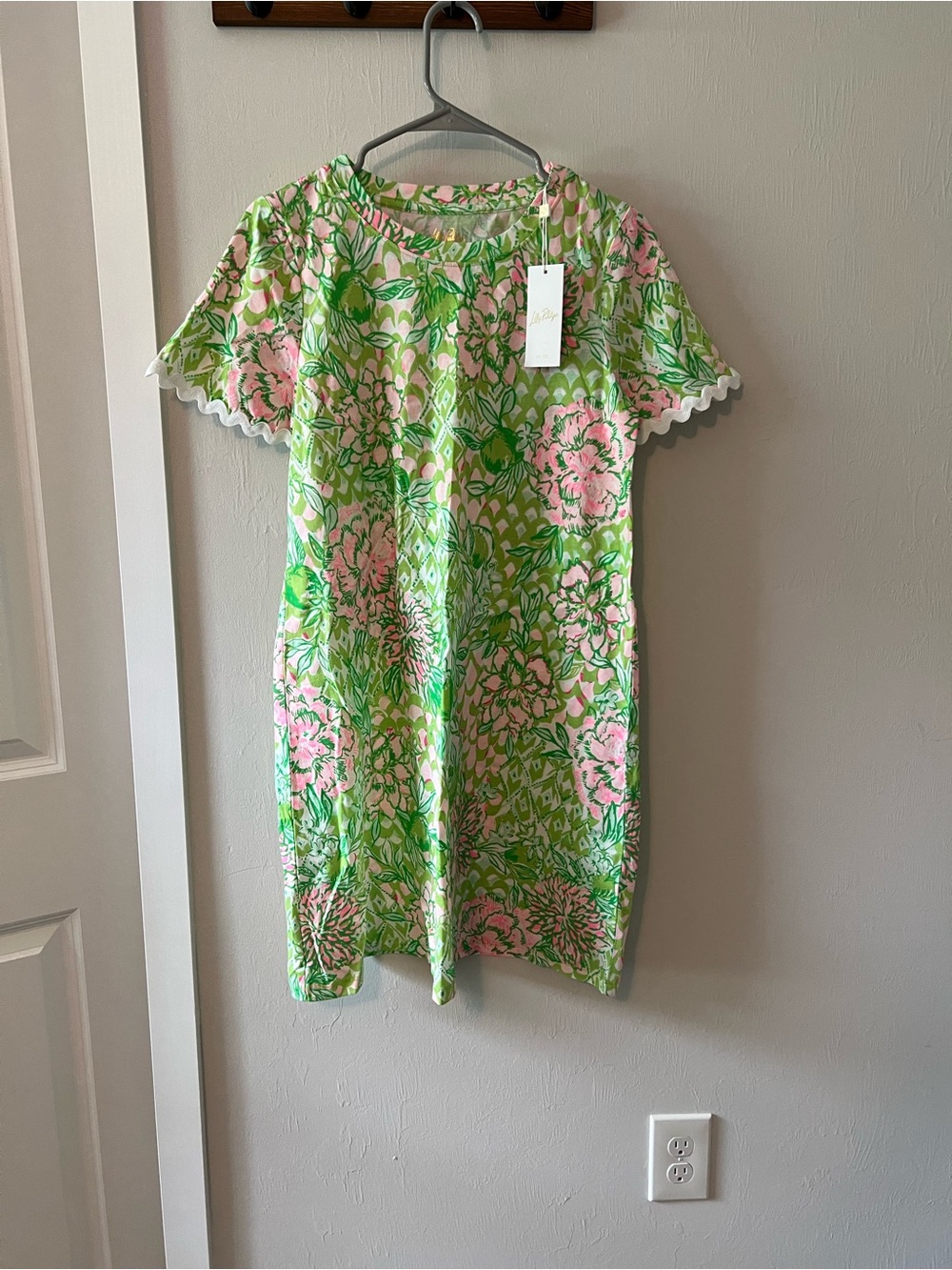 Lilly Pulitzer Pink & Green Floral Short-Sleeve Shift Dress